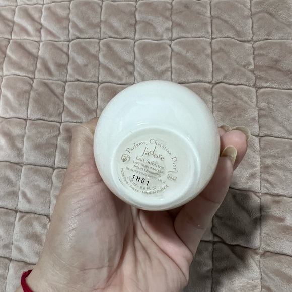 Jadore cream - Picture 2 of 2